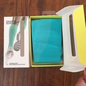2XU Accessories - 2XU Compression Socks 2XU Accessories - 2XU Compression Socks
